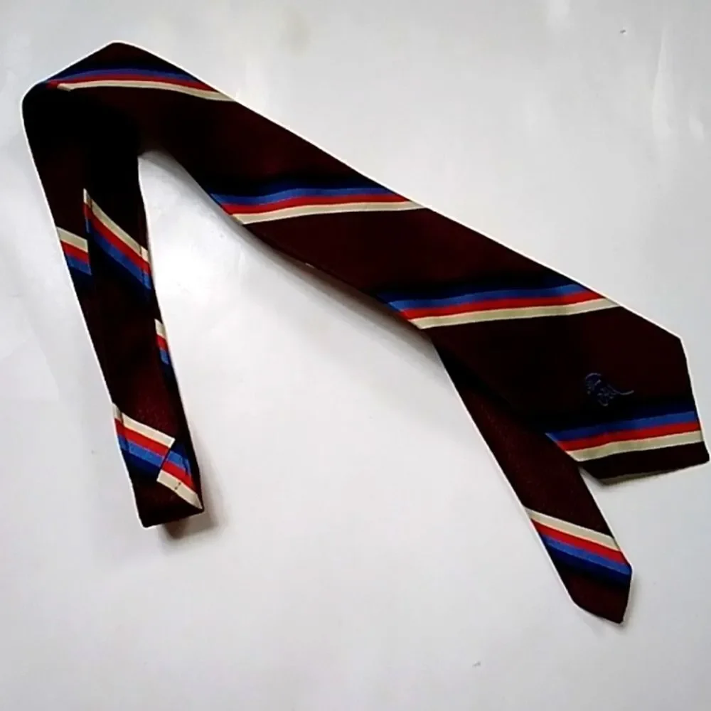 VINTAGE ROOS ATKINS COUNTESS WARA NEW YORK BURGUNDY MEN'S TIE